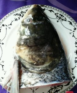 鱼头里有小白石头叫什么,鱼头里有小白石头辟邪吗