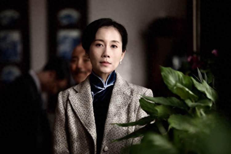 温峥嵘个人资料:从乡村少女到大屏女神,与初恋从校园到婚纱,幸福至今