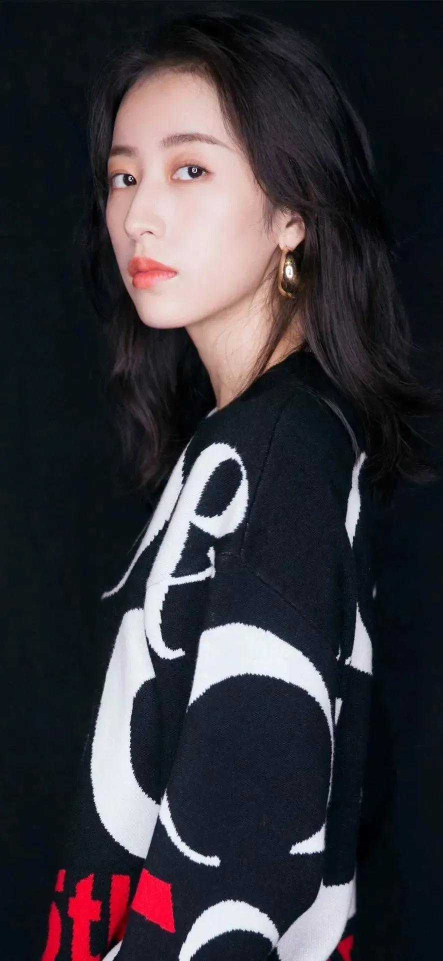 周雨彤个人资料(“复旦女神”“男神收割机”—— 周雨彤)