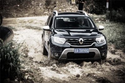 ​雷诺越野汽车报价(雷诺越野汽车右前小灯罩)