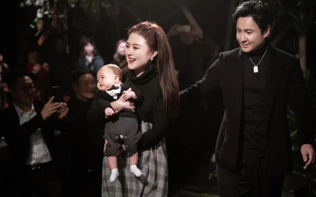 沈腾的妻子是谁(沈腾的妻子王琦:嫁给了妈妈看准的女婿,如今婚姻状况如何)