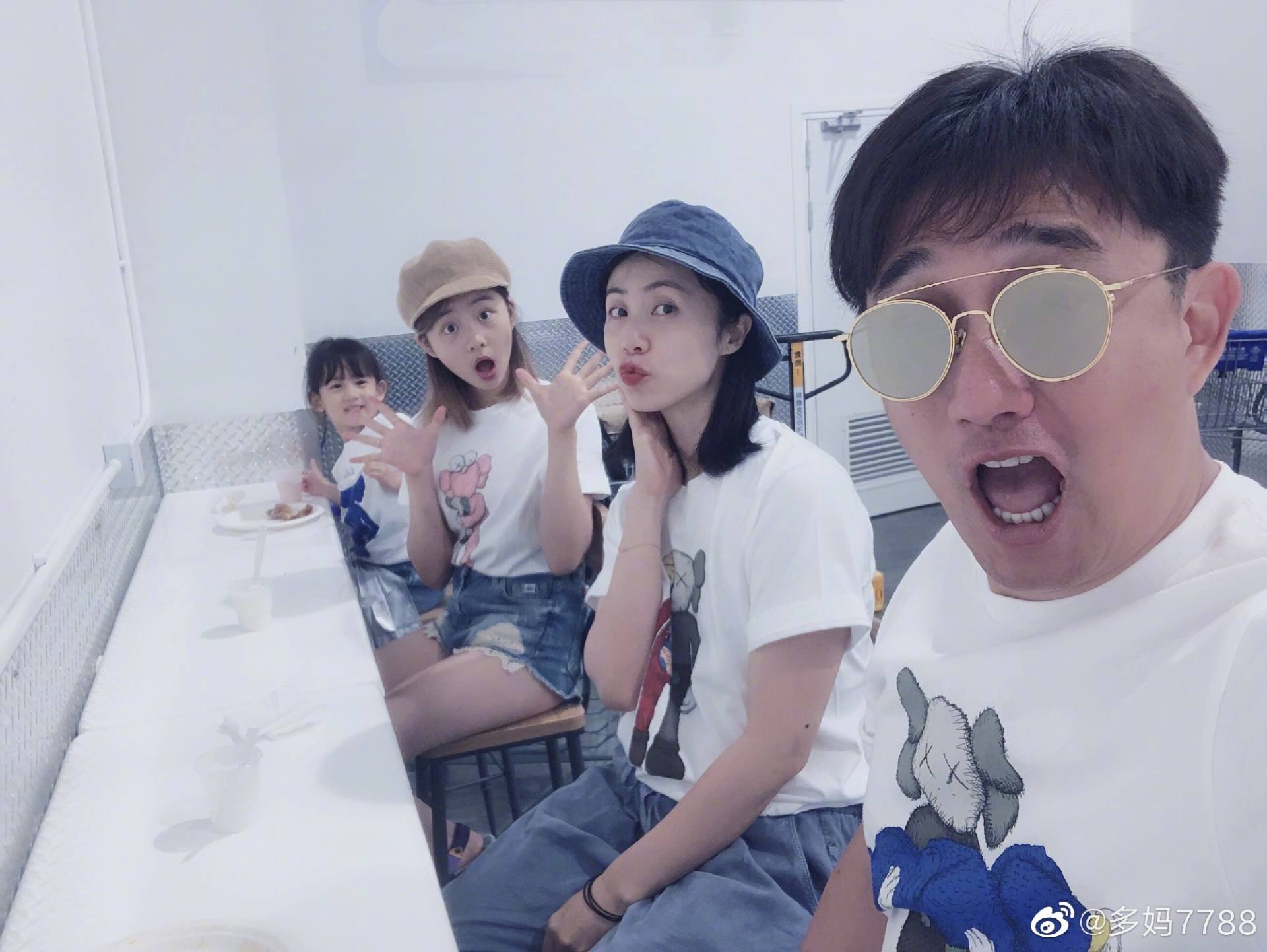 黄磊的老婆是谁(黄磊老婆:18岁恋爱,生3娃当主妇,41岁重回职场,孙莉行吗?)