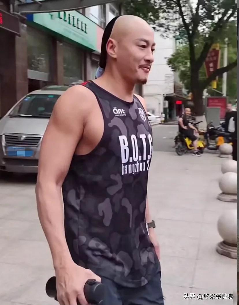 步惊云是谁演的(从歌手到演员,因饰演步惊云而走红,46岁的何润东大秀肌肉身材)