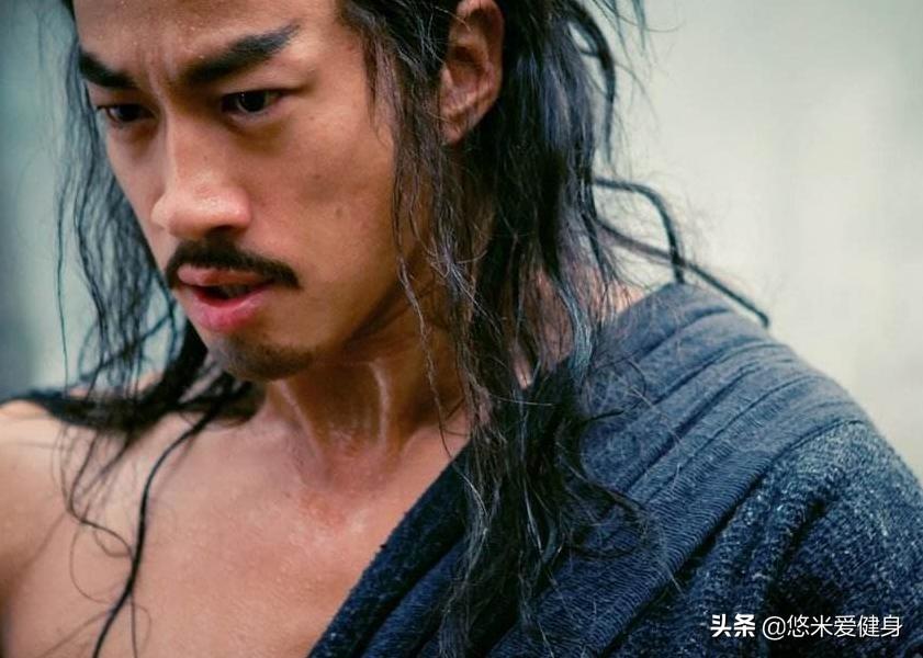 步惊云是谁演的(从歌手到演员,因饰演步惊云而走红,46岁的何润东大秀肌肉身材)