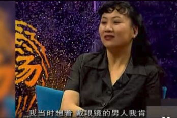 六小龄童的老婆是谁(六小龄童妻子近照曝光,皮肤紧致风韵犹存,曾在西游记中饰演王后)