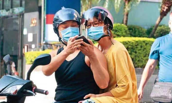 曾沛慈的男朋友是谁(曾沛慈老公身份曝光,是乐队吉他手,还担任乐团音乐总监)