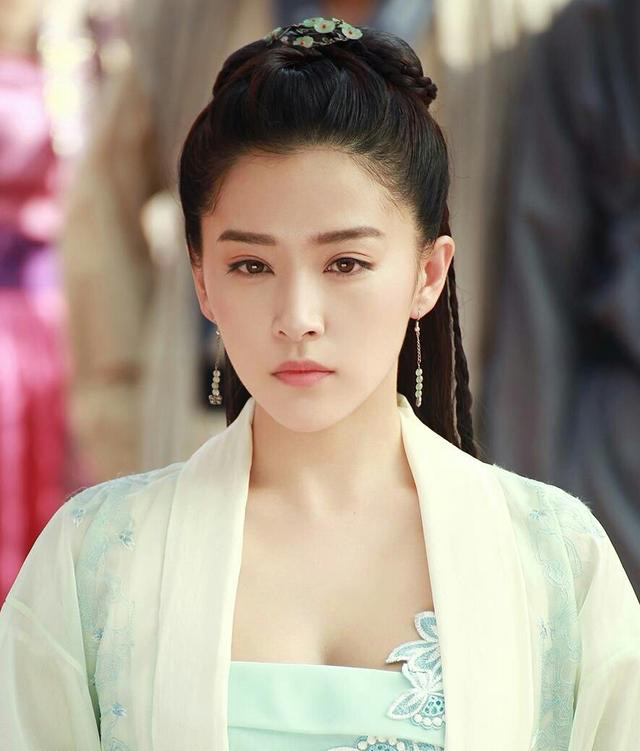 与纪凌尘3年恋爱最终分手的阚清子,如今挥别渣男搞事业活出风采