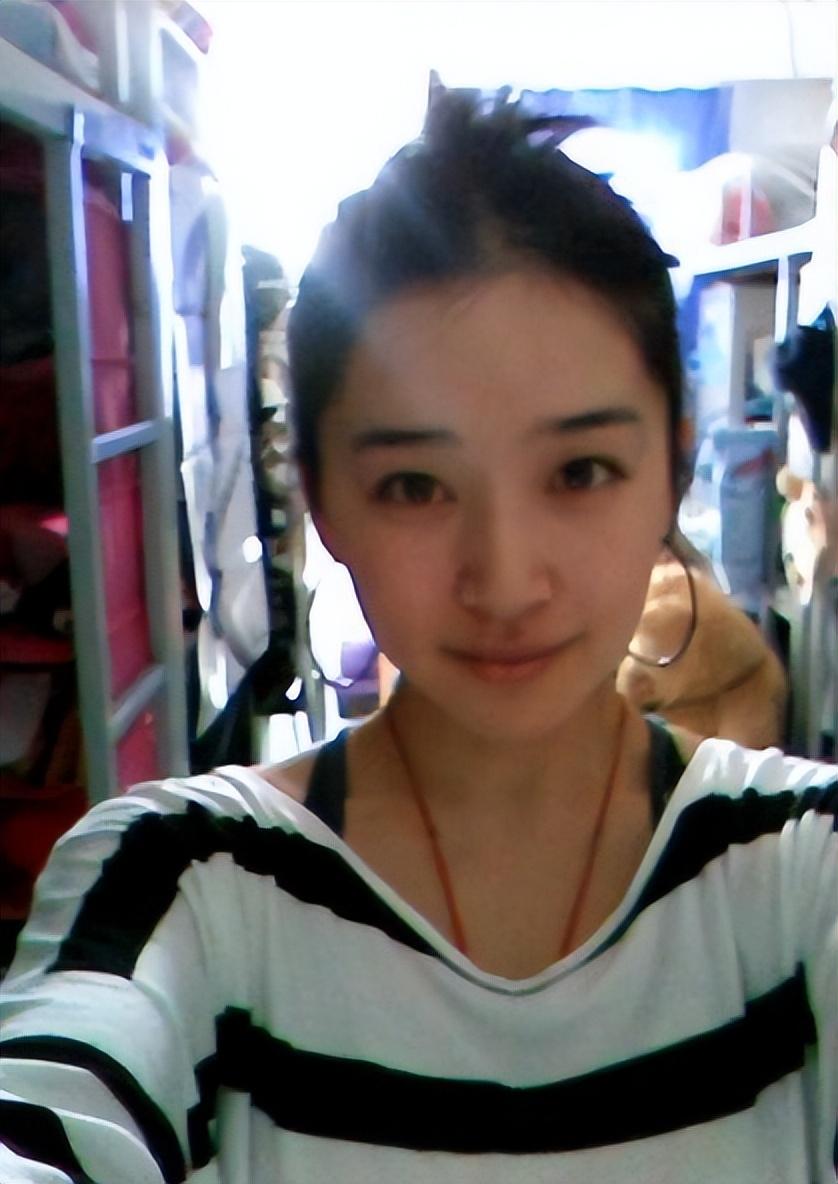 与纪凌尘3年恋爱最终分手的阚清子,如今挥别渣男搞事业活出风采