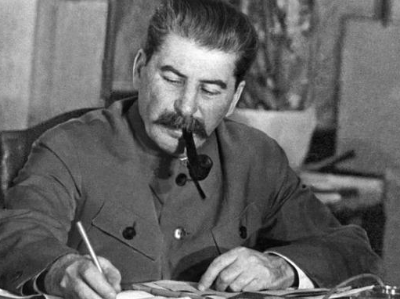 1953年斯大林逝世留下多少遗产?苏联政府清点后,众人羞愧难当