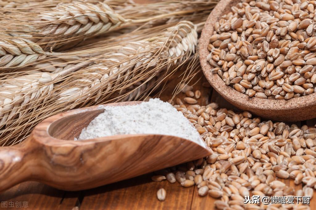 炸东西用淀粉和用面粉的区别(面粉可以代替淀粉用吗)