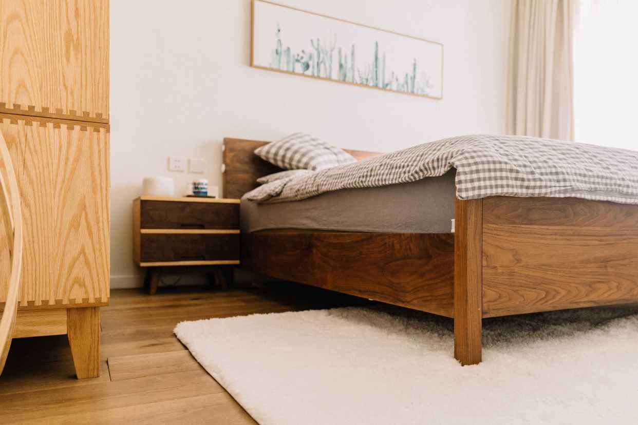 床头摆放镜子有什么不好-(家中镜子对床位有什么影响)