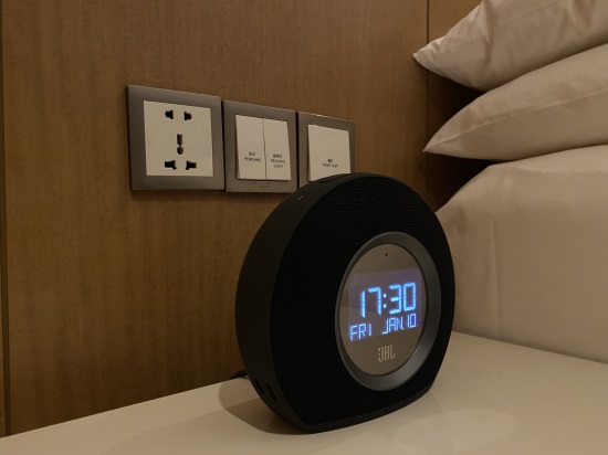 床头摆放镜子有什么不好-(家中镜子对床位有什么影响)