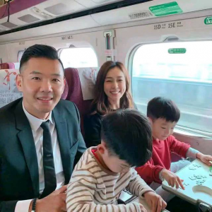 黑人与范玮琪结婚,喜获双胞胎儿子,堪称是娱乐圈里的模范夫妻!