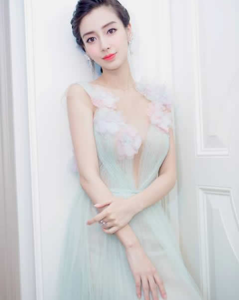 杨颖个人资料简介及家世 圈内当红小花