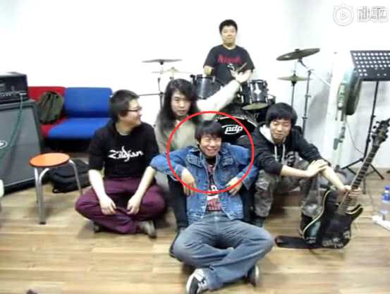 前知名歌手贩毒落网,巴某身份疑曝光系原Yumbi乐队主唱