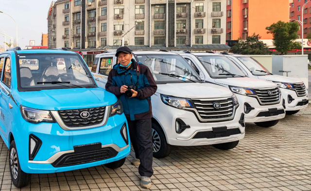 1万元左右，这3款低速四轮电动车，最大续航360里，适合家长接娃-