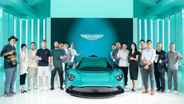 与一辆可以合法上路的梦幻赛车Valhalla共度良宵-