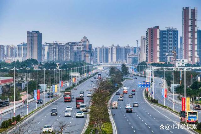 上海高架“斗气车”，一车骑跨高架栏，人员无伤，涉什么罪名？-