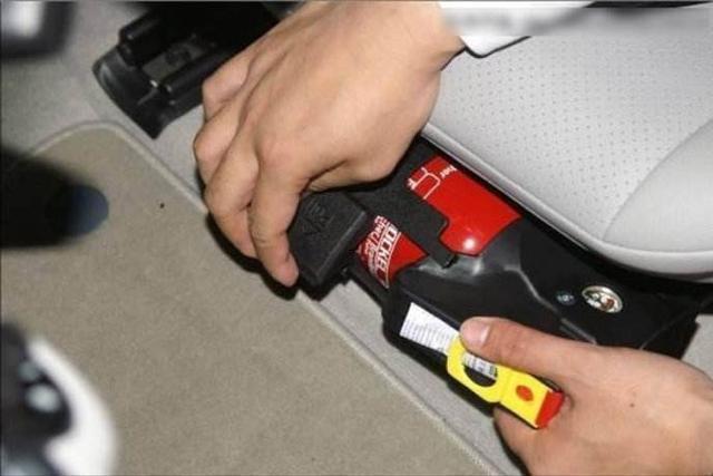 800万兰博基尼高速上自燃，几分钟烧成壳，驾驶员慌了：车是借的-