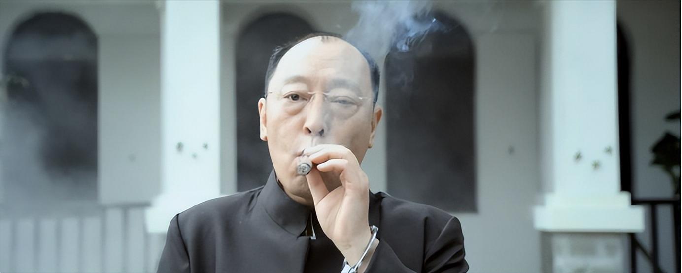 没想到,2023年一开年,倪大红会以这样的形式,打出一副王炸