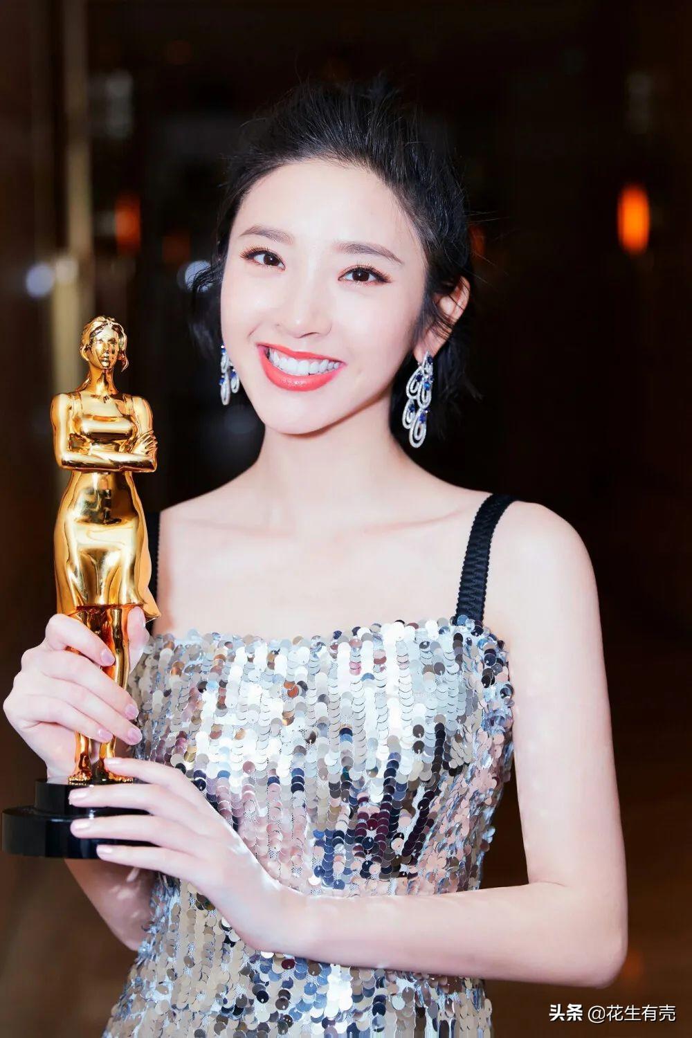 1年后再看张若昀唐艺昕:才明白双向奔赴的爱情,到底有多幸福"