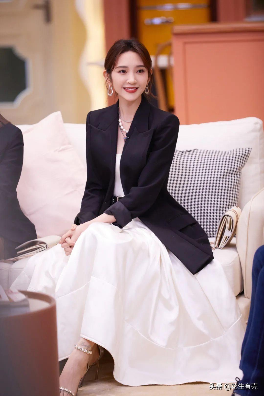 1年后再看张若昀唐艺昕:才明白双向奔赴的爱情,到底有多幸福"