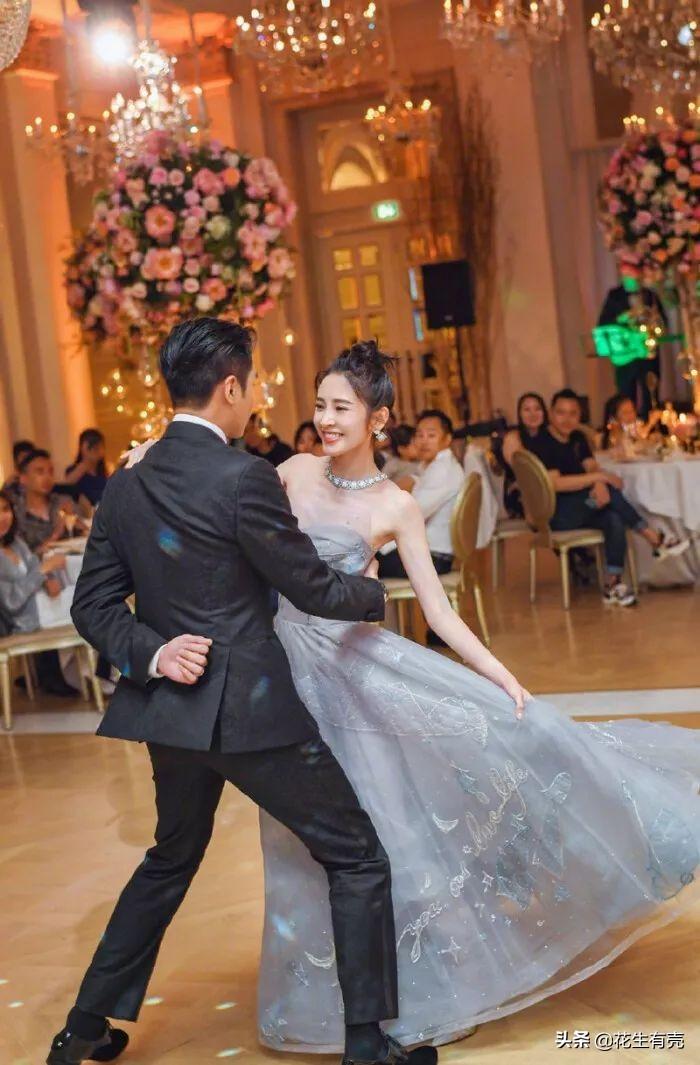 1年后再看张若昀唐艺昕:才明白双向奔赴的爱情,到底有多幸福"