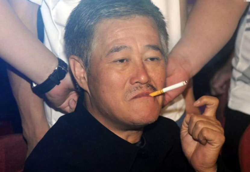 赵本山简介及所有弟子(赵本山:家家有本难念的经,徒弟骚扰女粉丝,女儿一个柜子40万)