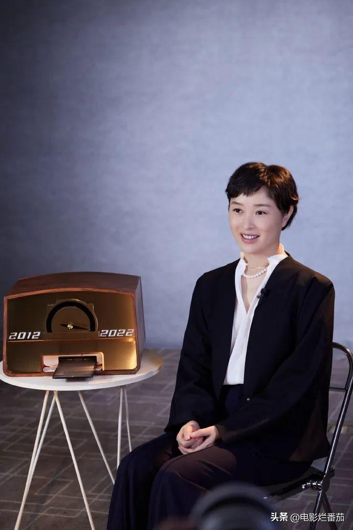 金鹰奖收视第一,殷桃惊艳夺冠,热依扎春风满面,雷佳音冷脸获奖