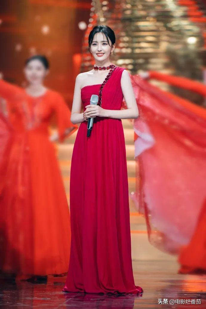 金鹰奖收视第一,殷桃惊艳夺冠,热依扎春风满面,雷佳音冷脸获奖