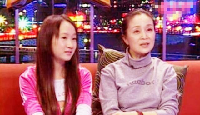 刘莉莉的婚史(著名演员刘莉莉当红时相亲嫁圈外老公生一女)