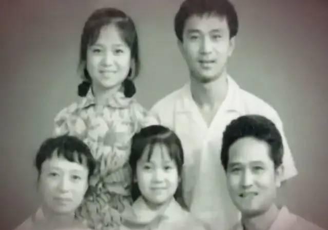 刘莉莉的婚史(著名演员刘莉莉当红时相亲嫁圈外老公生一女)