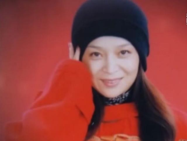 刘莉莉的婚史(著名演员刘莉莉当红时相亲嫁圈外老公生一女)