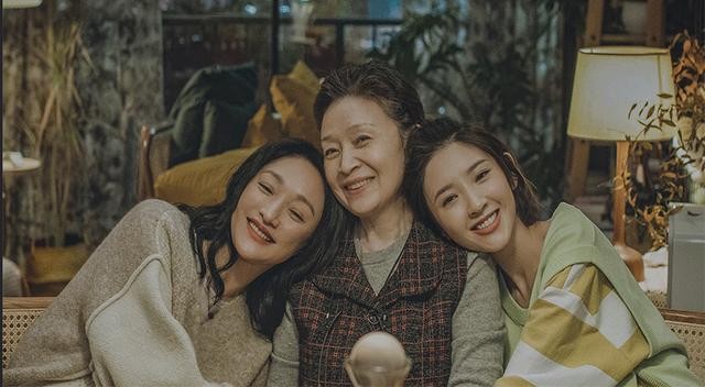 刘莉莉的婚史(著名演员刘莉莉当红时相亲嫁圈外老公生一女)