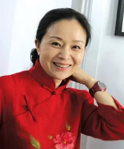 刘莉莉的婚史(著名演员刘莉莉当红时相亲嫁圈外老公生一女)