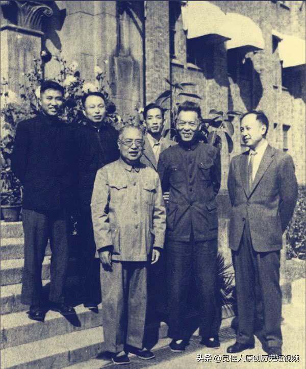 钱学森简介及资料(钱学森5年磨难终回国,能抵上5个师的钱学森,到底有多厉害)