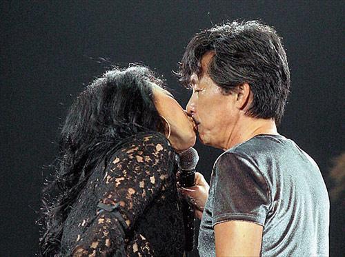 叶倩文资料:凭美貌征服了6个男人,抢闺蜜老公后成功上位