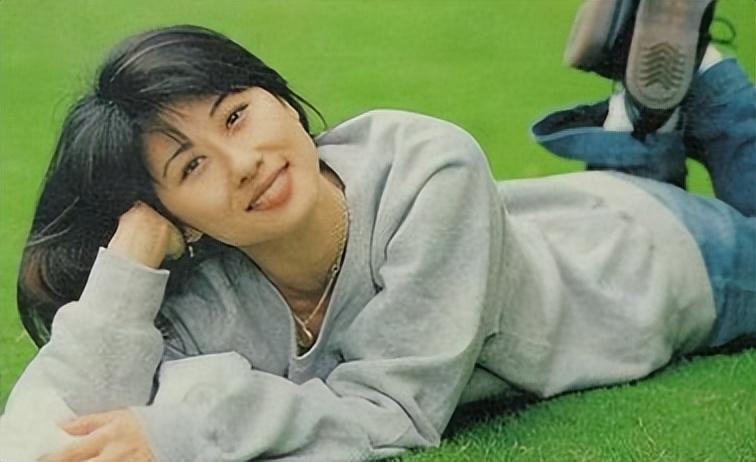 叶倩文资料:凭美貌征服了6个男人,抢闺蜜老公后成功上位