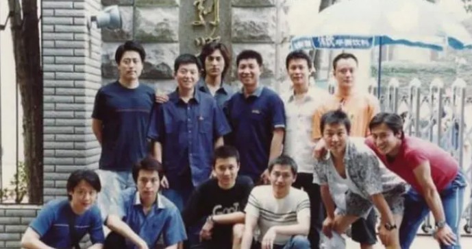 靳东个人资料家庭背景(靳东个人资料简介)