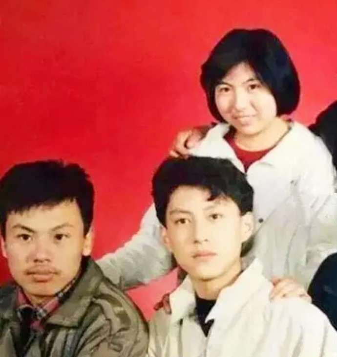 靳东个人资料家庭背景(靳东个人资料简介)