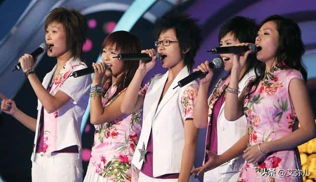 抗癌姑娘与陈奕迅的10年之约(孤勇者歌词是谁写的)