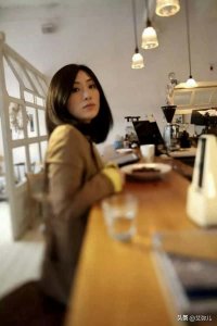 抗癌姑娘与陈奕迅的10年之约(孤勇者歌词是谁写的)