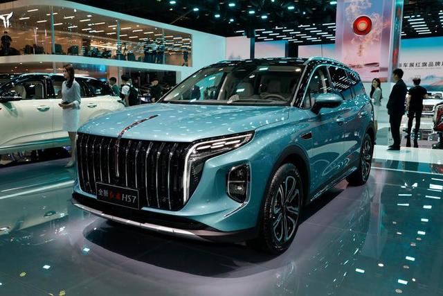 2023红旗堪称王炸的3款SUV！搭2.0T+8AT+四驱，14万还要啥大众啊-