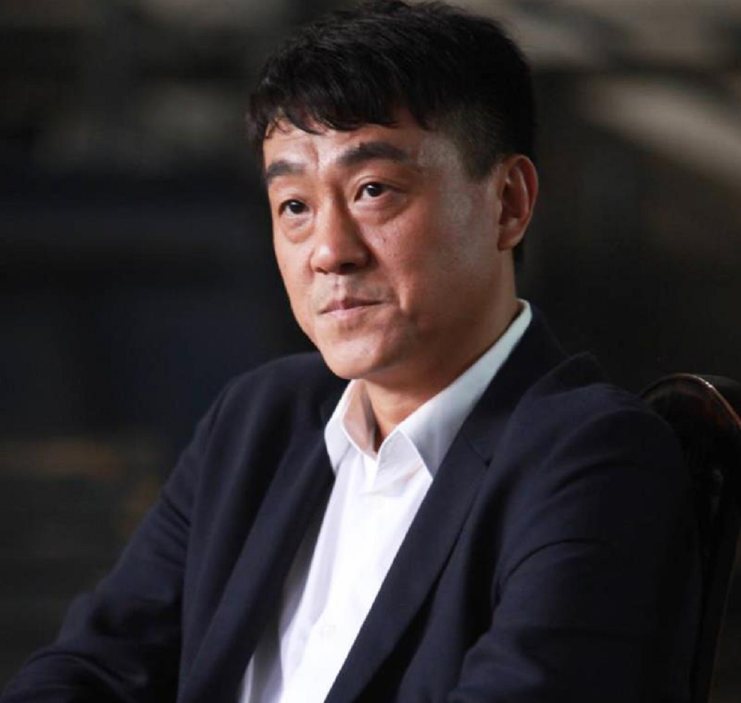 有妻万事足的著名演员何冰,婚后事业飙升,赚的钱全部上交给老婆