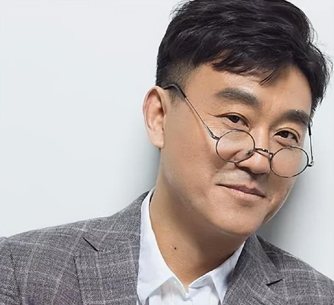 有妻万事足的著名演员何冰,婚后事业飙升,赚的钱全部上交给老婆