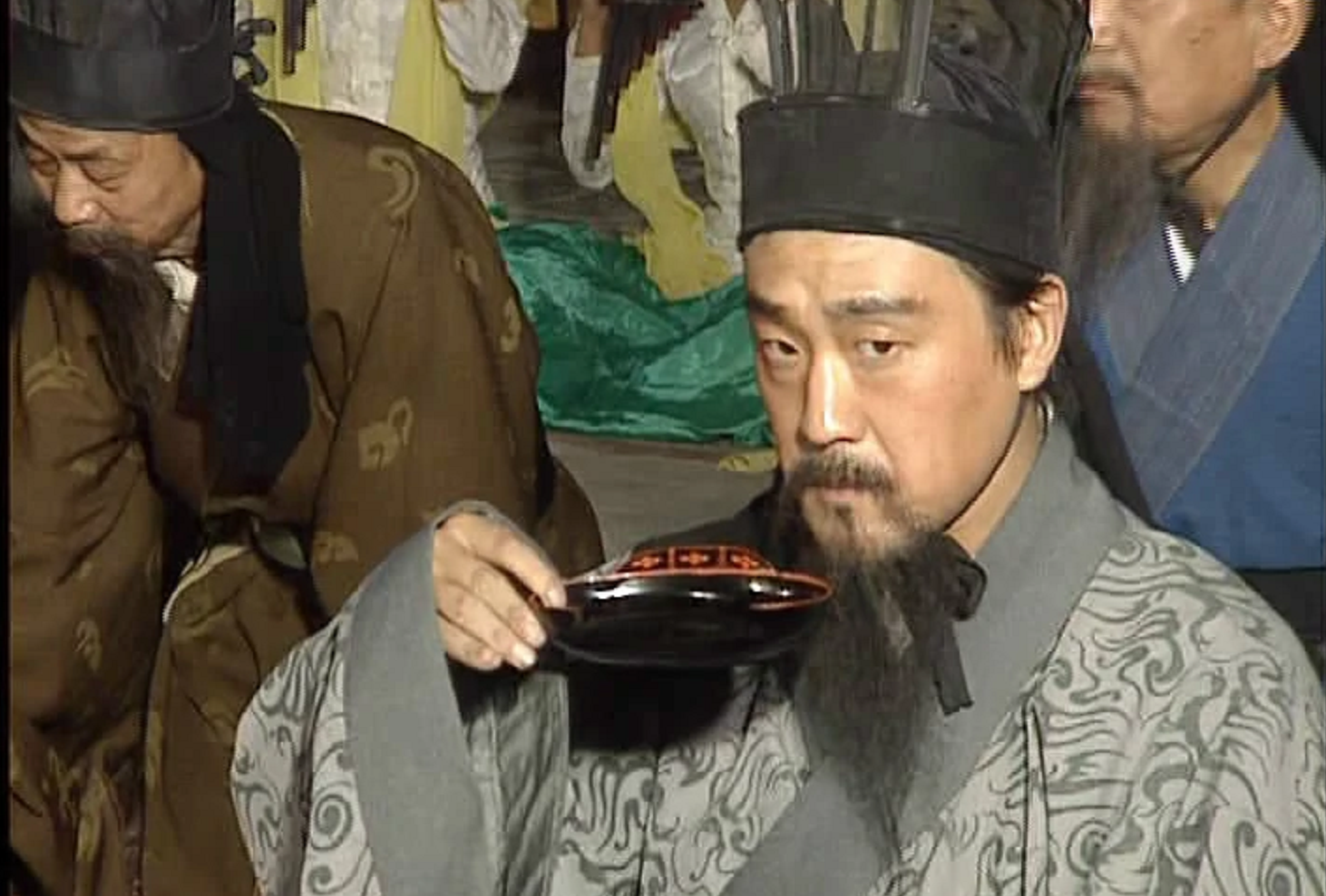 有妻万事足的著名演员何冰,婚后事业飙升,赚的钱全部上交给老婆