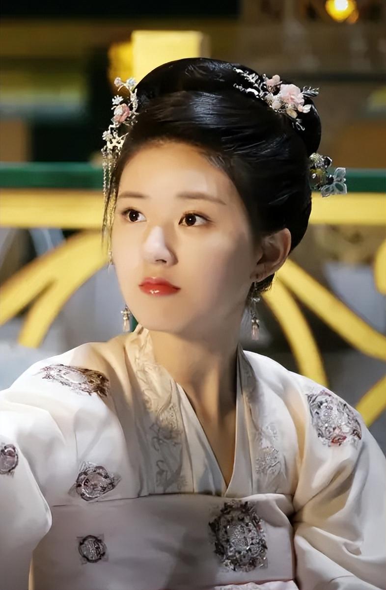 从网红到网剧一姐,落选超女,被于正内涵,赵露思如何火起来的