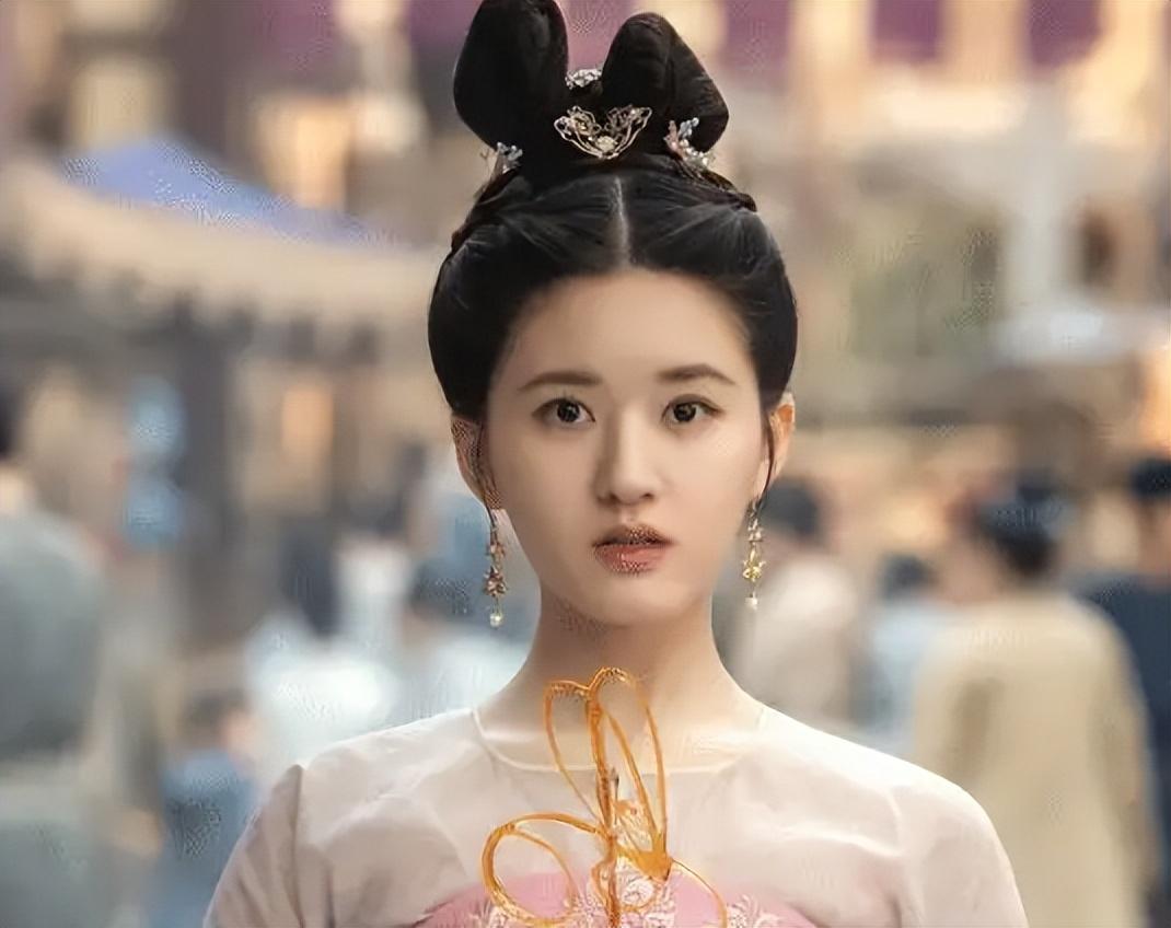 从网红到网剧一姐,落选超女,被于正内涵,赵露思如何火起来的