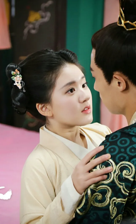 从网红到网剧一姐,落选超女,被于正内涵,赵露思如何火起来的