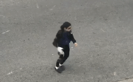 迈克尔·杰克逊 45 度前倾是怎么做到的?